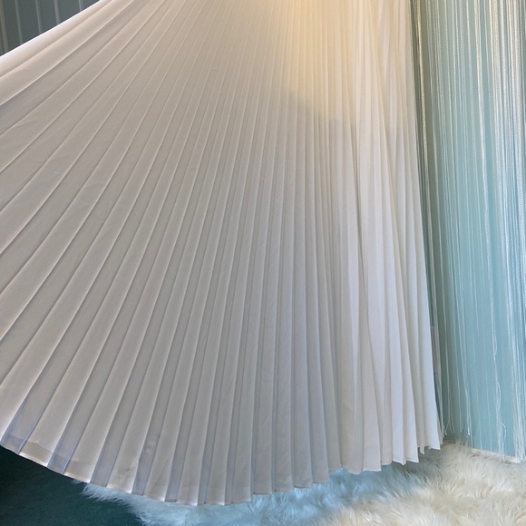 BCBGMaxazria White Pleated Lace Maxi Dress - Picture 8 of 17